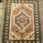 941 1613 ORIENTAL RUG